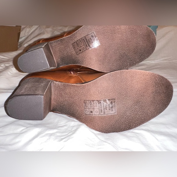 NWT PIERRE DUMAS Knee High Vegan Leather Riding Heeled Boots - Picture 11 of 12